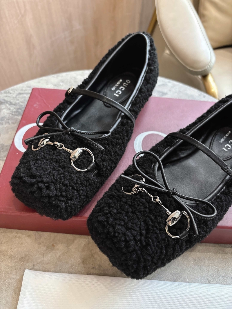 Gvc*1 flat shoes